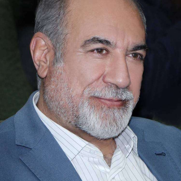 آقای ابولقاسم صفی پور موسس دبیرستان طاها